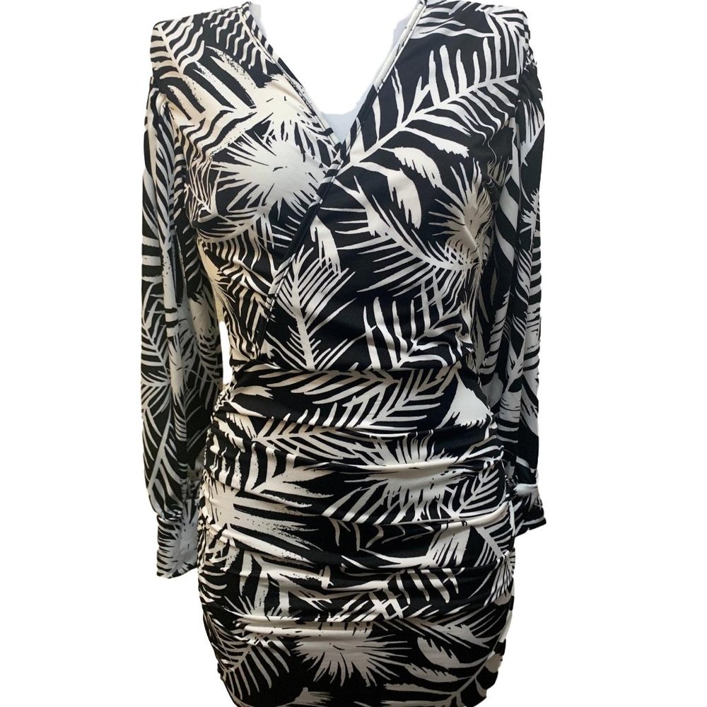 BLACK AND WHITE WOMAN DRESS